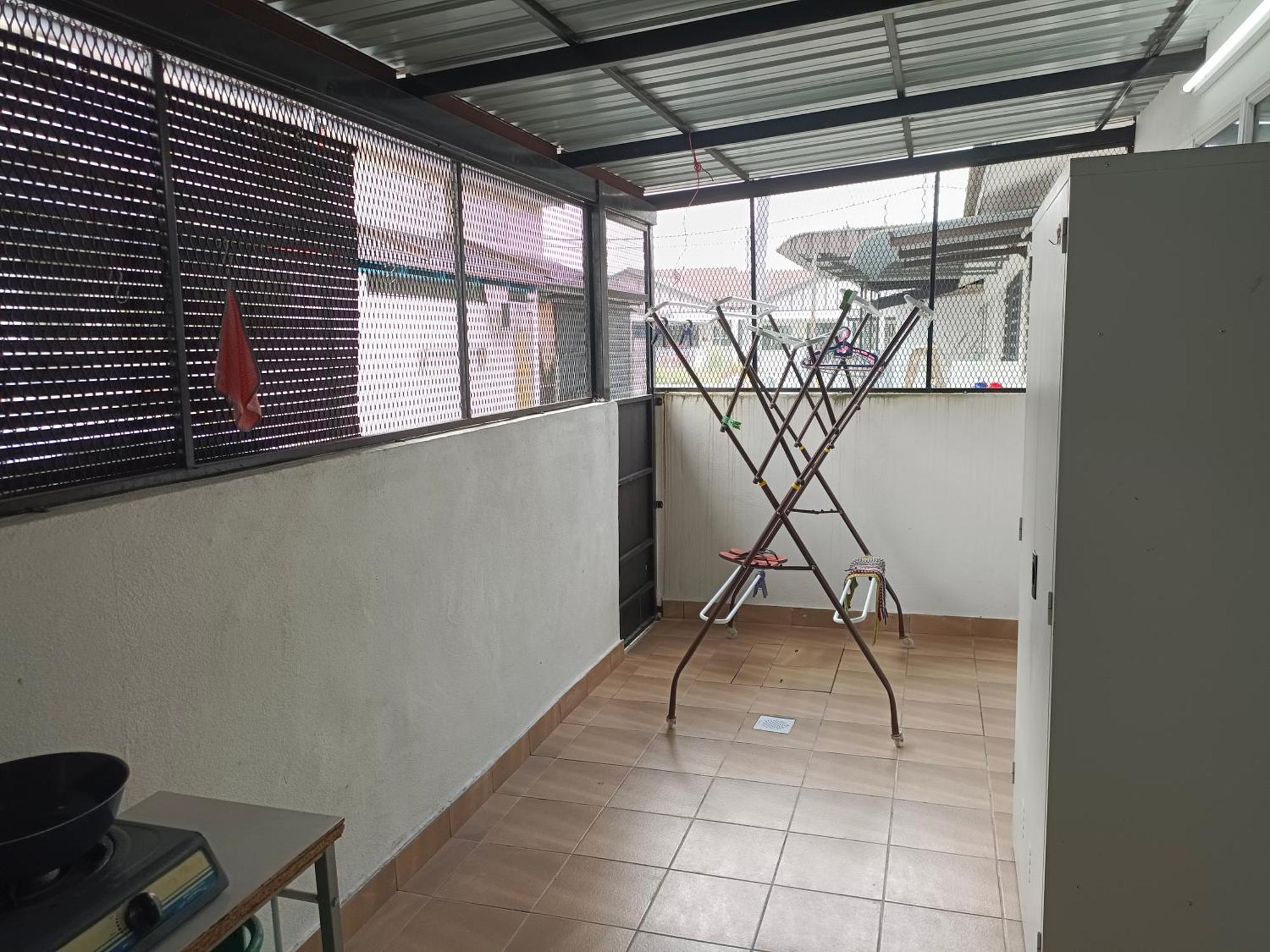 Kayu Cengal Homestay Seri Iskandar Ngoại thất bức ảnh