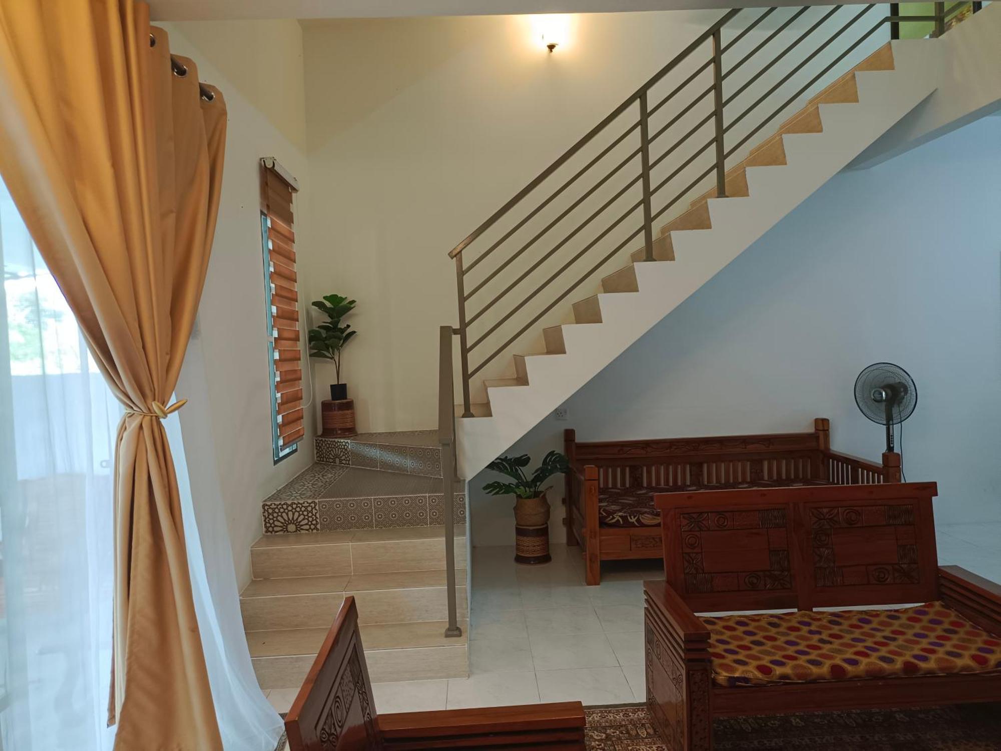 Kayu Cengal Homestay Seri Iskandar Ngoại thất bức ảnh